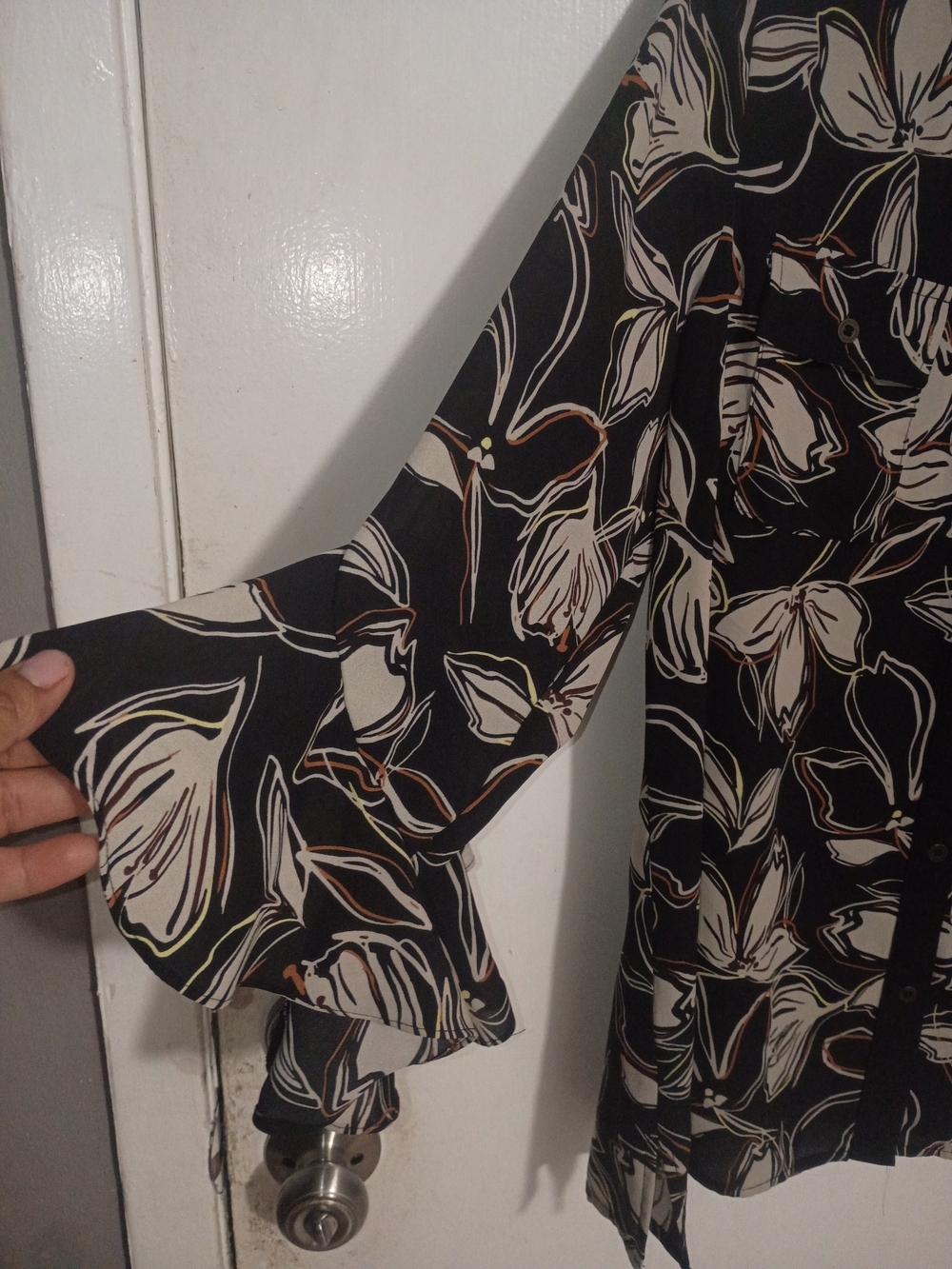 Investments Black Floral V-Neck Button Front Blouse - Picture 4 of 8